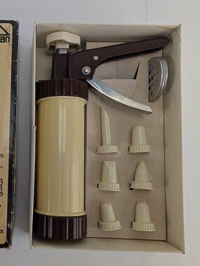 Vintage Hoan Cookie & Decorating Press in Box 6 Aluminum Discs 6 Nozzle Tips
